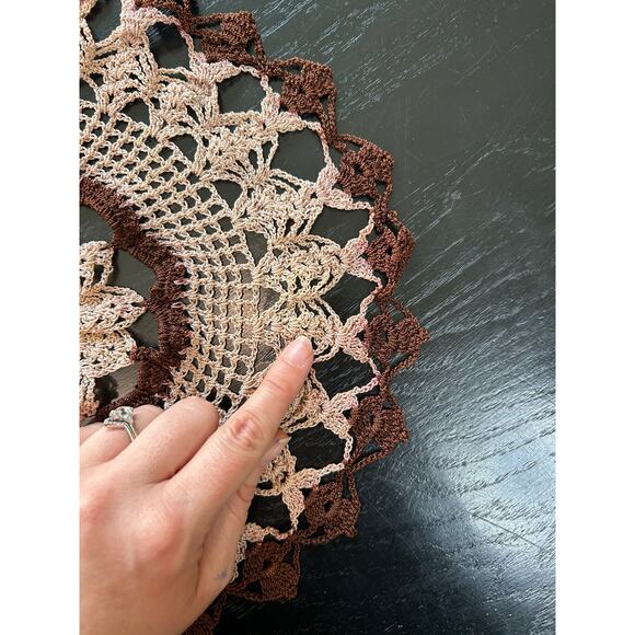 Vintage Tablecloth runner placemat- lattice ornate intricate knit brown decor - Picture 4 of 8